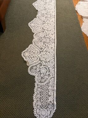 Heritage Lace Windsor Mantle Scarf white 16” x 90” scalloped hearts new